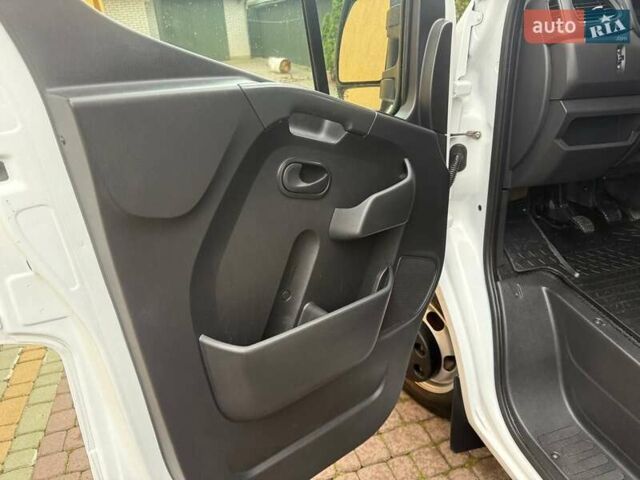 Белый Рено Мастер, объемом двигателя 2.3 л и пробегом 342 тыс. км за 29999 $, фото 53 на Automoto.ua