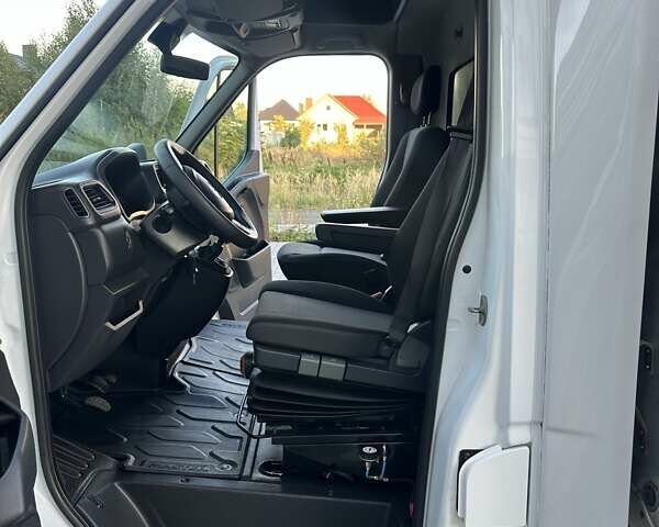 Белый Рено Мастер, объемом двигателя 2.3 л и пробегом 394 тыс. км за 21200 $, фото 22 на Automoto.ua