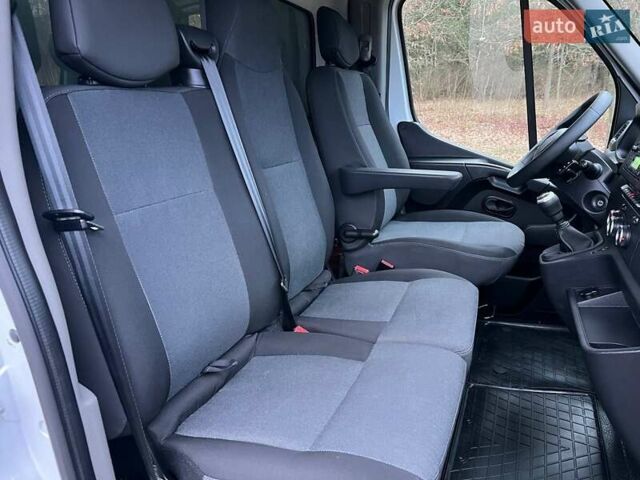 Белый Рено Мастер, объемом двигателя 2.3 л и пробегом 320 тыс. км за 20500 $, фото 8 на Automoto.ua