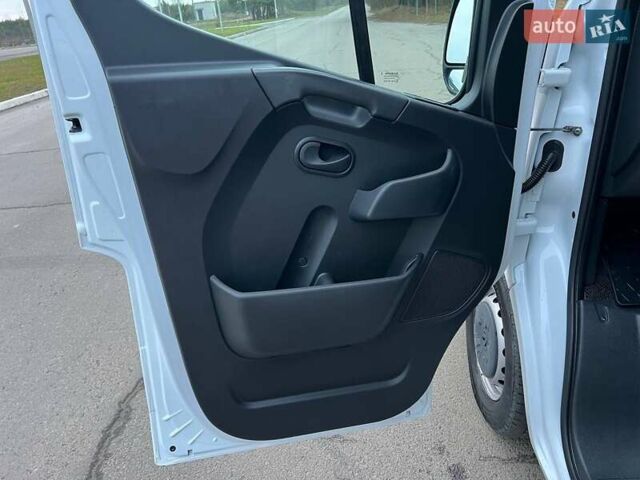 Белый Рено Мастер, объемом двигателя 2.3 л и пробегом 320 тыс. км за 20500 $, фото 73 на Automoto.ua