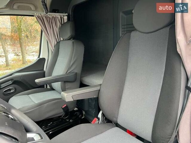 Белый Рено Мастер, объемом двигателя 2.3 л и пробегом 330 тыс. км за 21999 $, фото 65 на Automoto.ua