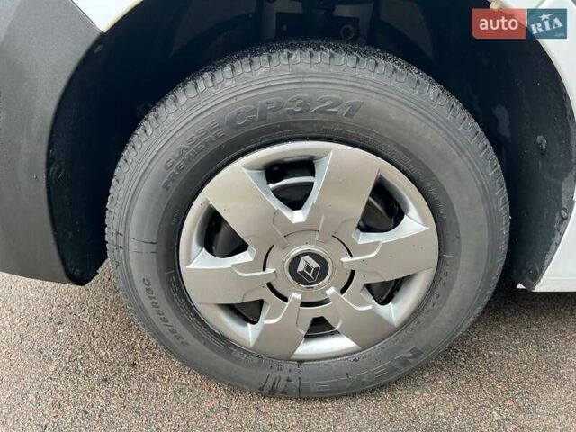 Белый Рено Мастер, объемом двигателя 2.3 л и пробегом 308 тыс. км за 20750 $, фото 40 на Automoto.ua
