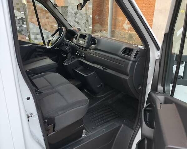 Белый Рено Мастер, объемом двигателя 2.3 л и пробегом 362 тыс. км за 18500 $, фото 15 на Automoto.ua