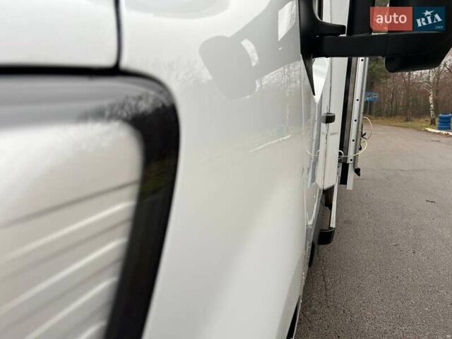Белый Рено Мастер, объемом двигателя 2.3 л и пробегом 248 тыс. км за 21500 $, фото 49 на Automoto.ua