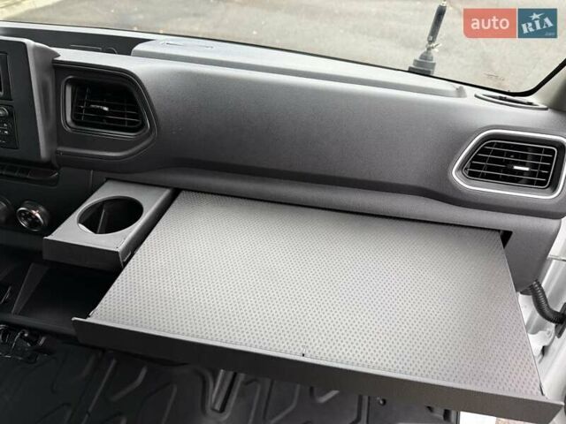 Белый Рено Мастер, объемом двигателя 2.3 л и пробегом 290 тыс. км за 19950 $, фото 62 на Automoto.ua