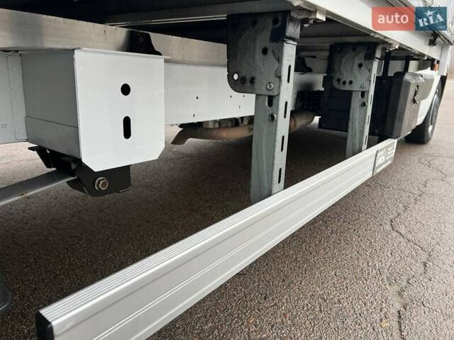 Белый Рено Мастер, объемом двигателя 2.3 л и пробегом 248 тыс. км за 21500 $, фото 46 на Automoto.ua