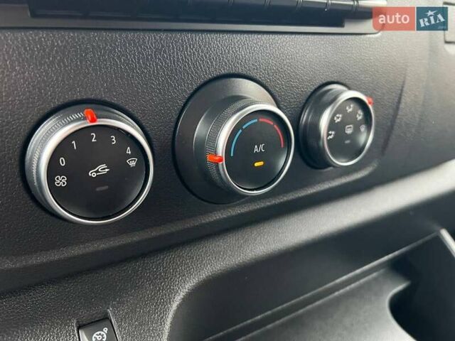 Білий Рено Мастєр, об'ємом двигуна 2.3 л та пробігом 347 тис. км за 20500 $, фото 65 на Automoto.ua