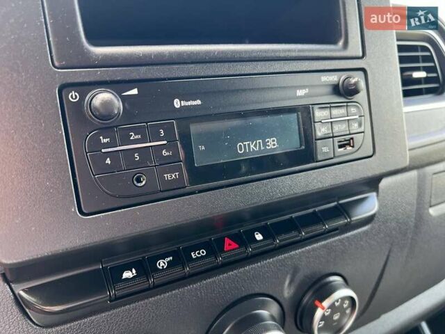 Белый Рено Мастер, объемом двигателя 2.3 л и пробегом 330 тыс. км за 20999 $, фото 83 на Automoto.ua