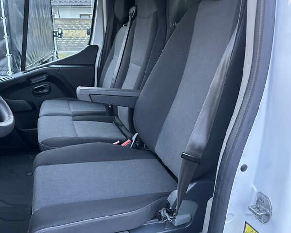 Белый Рено Мастер, объемом двигателя 2.3 л и пробегом 418 тыс. км за 20600 $, фото 16 на Automoto.ua