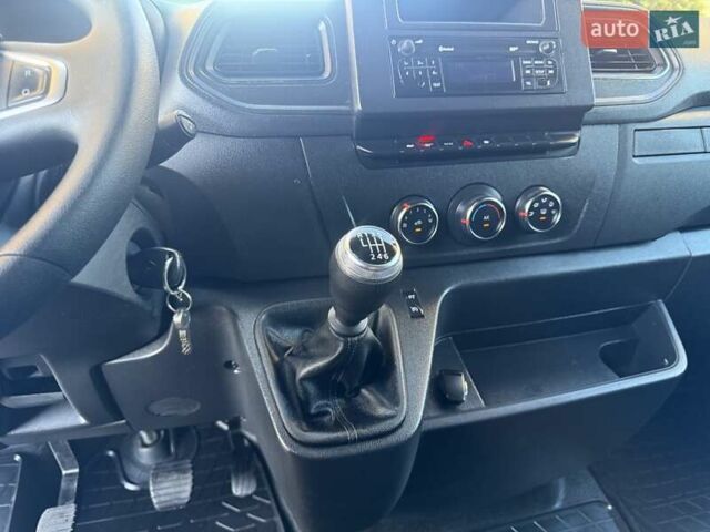 Белый Рено Мастер, объемом двигателя 2.3 л и пробегом 244 тыс. км за 18200 $, фото 74 на Automoto.ua