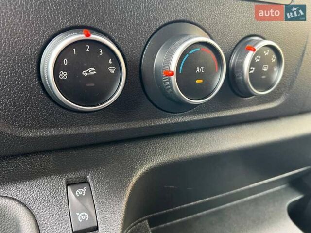 Белый Рено Мастер, объемом двигателя 2.3 л и пробегом 308 тыс. км за 20750 $, фото 86 на Automoto.ua