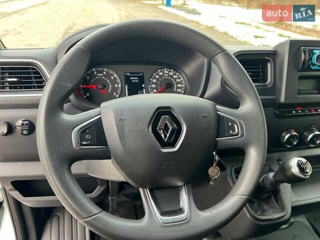 Белый Рено Мастер, объемом двигателя 2.3 л и пробегом 330 тыс. км за 21999 $, фото 66 на Automoto.ua