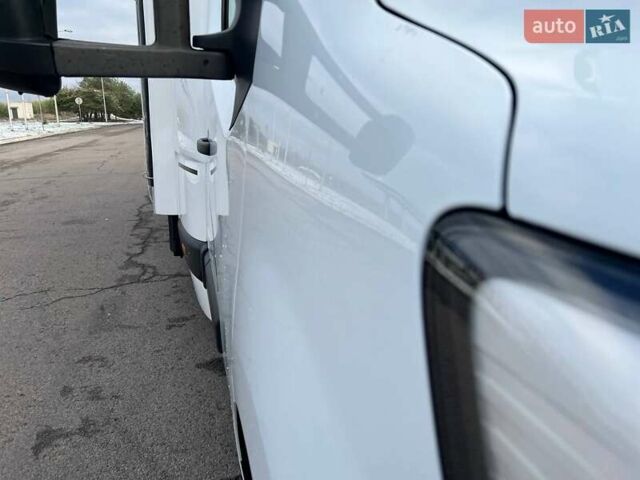 Белый Рено Мастер, объемом двигателя 2.3 л и пробегом 330 тыс. км за 21999 $, фото 44 на Automoto.ua