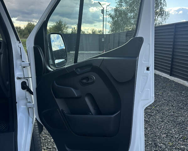 Белый Рено Мастер, объемом двигателя 2.3 л и пробегом 420 тыс. км за 20200 $, фото 23 на Automoto.ua