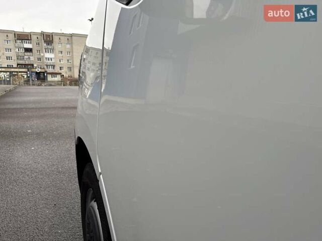 Белый Рено Мастер, объемом двигателя 2.3 л и пробегом 290 тыс. км за 19950 $, фото 32 на Automoto.ua