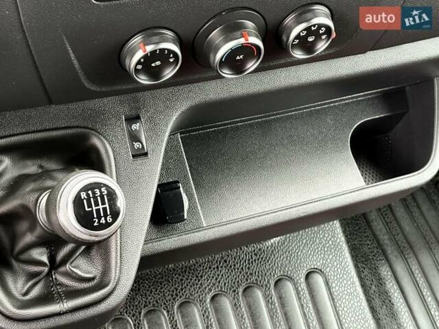 Рено Мастер 2021 в Ковель на Automoto.ua Белый Рено Мастер, объемом двигателя 2.3 л и пробегом 316 тыс. км за 19500 $, фото 37 на Automoto.ua
