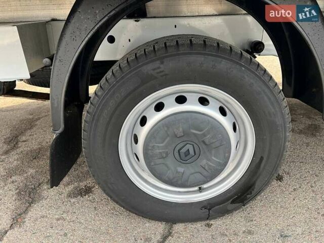 Белый Рено Мастер, объемом двигателя 2.3 л и пробегом 330 тыс. км за 21999 $, фото 46 на Automoto.ua