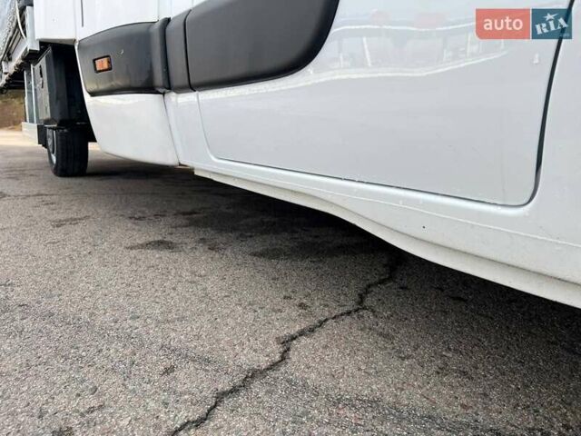 Белый Рено Мастер, объемом двигателя 2.3 л и пробегом 330 тыс. км за 21999 $, фото 39 на Automoto.ua