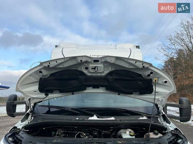 Белый Рено Мастер, объемом двигателя 2.3 л и пробегом 330 тыс. км за 21999 $, фото 89 на Automoto.ua