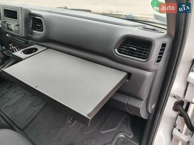 Білий Рено Мастєр, об'ємом двигуна 2.3 л та пробігом 286 тис. км за 19999 $, фото 15 на Automoto.ua