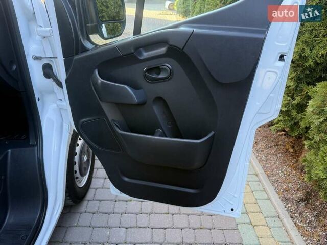 Белый Рено Мастер, объемом двигателя 2.3 л и пробегом 244 тыс. км за 18200 $, фото 79 на Automoto.ua