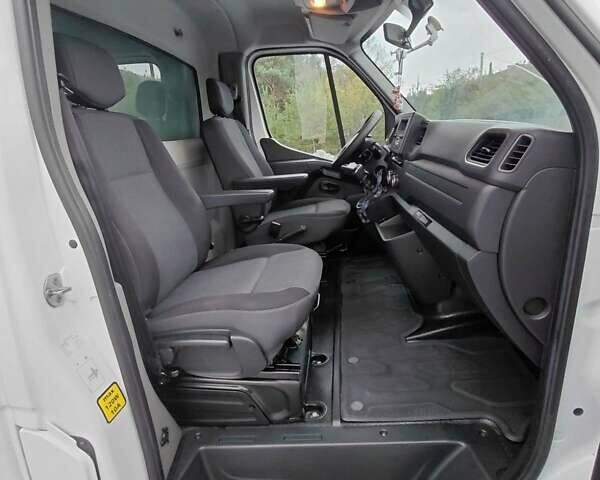 Белый Рено Мастер, объемом двигателя 2.3 л и пробегом 276 тыс. км за 19700 $, фото 31 на Automoto.ua