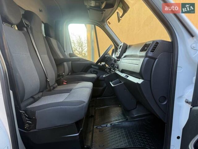 Белый Рено Мастер, объемом двигателя 2.3 л и пробегом 244 тыс. км за 18200 $, фото 78 на Automoto.ua