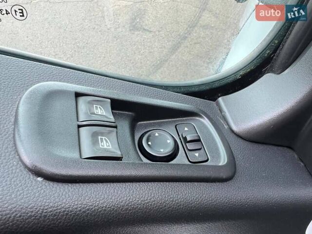 Белый Рено Мастер, объемом двигателя 2.3 л и пробегом 308 тыс. км за 20750 $, фото 61 на Automoto.ua