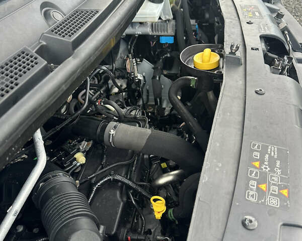 Белый Рено Мастер, объемом двигателя 2.3 л и пробегом 420 тыс. км за 20200 $, фото 11 на Automoto.ua