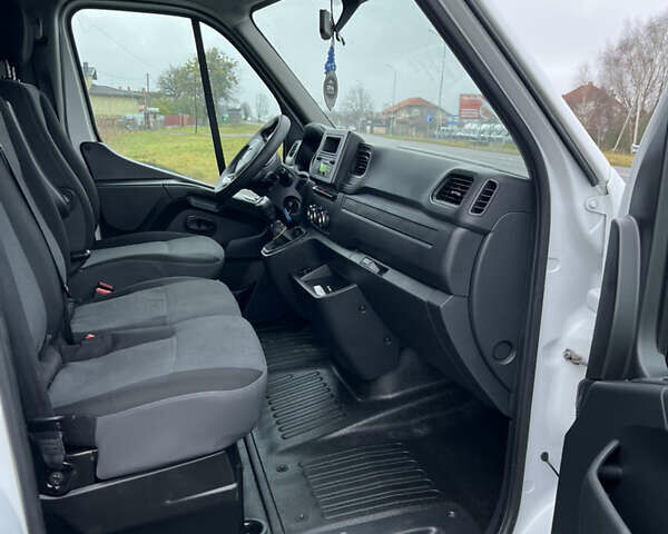 Белый Рено Мастер, объемом двигателя 2.3 л и пробегом 170 тыс. км за 19999 $, фото 23 на Automoto.ua