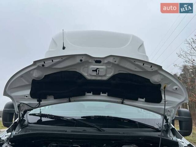 Білий Рено Мастєр, об'ємом двигуна 2.3 л та пробігом 347 тис. км за 20500 $, фото 87 на Automoto.ua