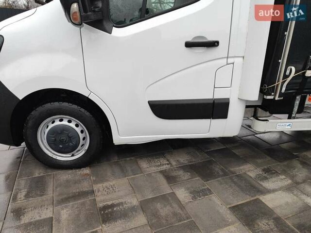 Белый Рено Мастер, объемом двигателя 2.3 л и пробегом 263 тыс. км за 19999 $, фото 5 на Automoto.ua