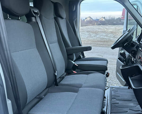 Белый Рено Мастер, объемом двигателя 2.3 л и пробегом 418 тыс. км за 20600 $, фото 23 на Automoto.ua