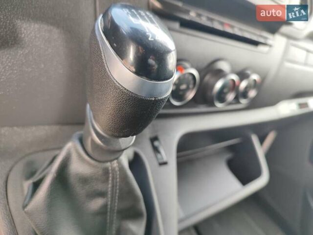 Білий Рено Мастєр, об'ємом двигуна 2.3 л та пробігом 283 тис. км за 19499 $, фото 12 на Automoto.ua