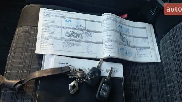 Белый Рено Мастер, объемом двигателя 0 л и пробегом 407 тыс. км за 20700 $, фото 2 на Automoto.ua