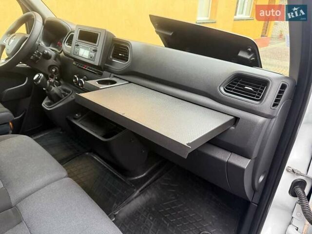 Белый Рено Мастер, объемом двигателя 2.3 л и пробегом 342 тыс. км за 29999 $, фото 36 на Automoto.ua