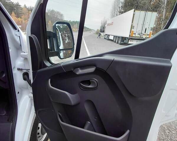 Білий Рено Мастєр, об'ємом двигуна 2.3 л та пробігом 368 тис. км за 18999 $, фото 24 на Automoto.ua