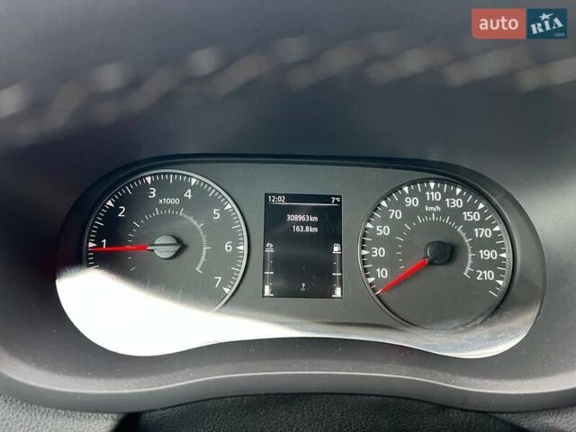 Белый Рено Мастер, объемом двигателя 2.3 л и пробегом 308 тыс. км за 20750 $, фото 65 на Automoto.ua