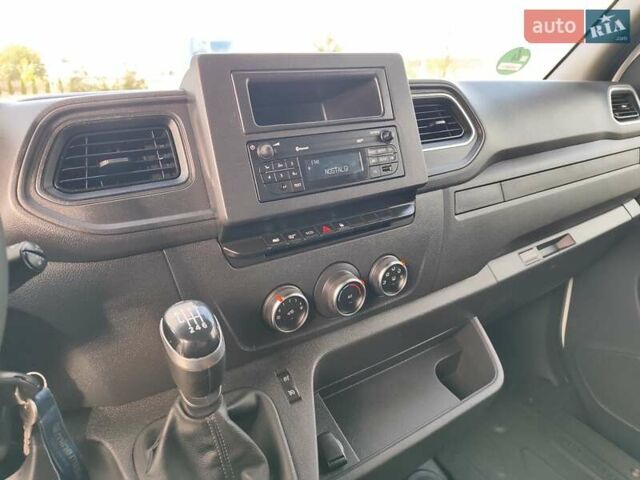 Белый Рено Мастер, объемом двигателя 2.3 л и пробегом 283 тыс. км за 19999 $, фото 31 на Automoto.ua