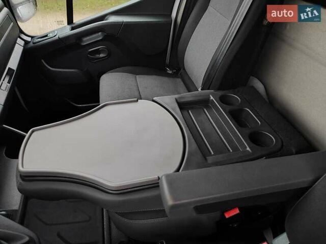 Белый Рено Мастер, объемом двигателя 2.3 л и пробегом 263 тыс. км за 19999 $, фото 23 на Automoto.ua