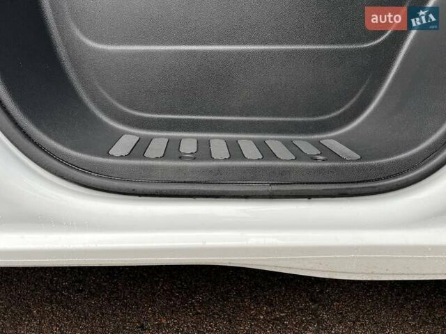 Белый Рено Мастер, объемом двигателя 2.3 л и пробегом 248 тыс. км за 21500 $, фото 65 на Automoto.ua