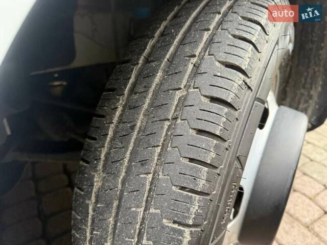 Белый Рено Мастер, объемом двигателя 2.3 л и пробегом 342 тыс. км за 29999 $, фото 26 на Automoto.ua