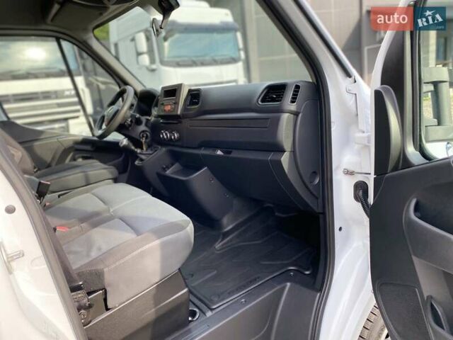 Белый Рено Мастер, объемом двигателя 2.3 л и пробегом 245 тыс. км за 17890 $, фото 35 на Automoto.ua