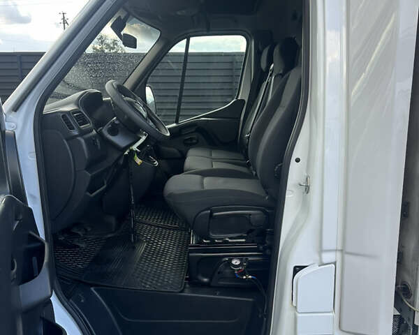 Белый Рено Мастер, объемом двигателя 2.3 л и пробегом 420 тыс. км за 20200 $, фото 14 на Automoto.ua