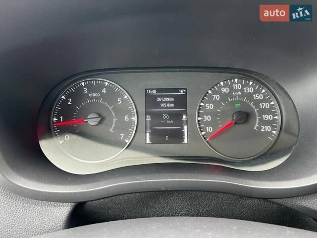 Белый Рено Мастер, объемом двигателя 2.3 л и пробегом 262 тыс. км за 19999 $, фото 75 на Automoto.ua