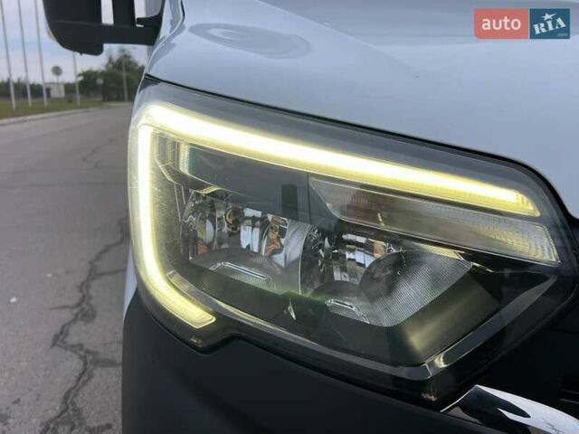 Белый Рено Мастер, объемом двигателя 2.3 л и пробегом 320 тыс. км за 20500 $, фото 72 на Automoto.ua