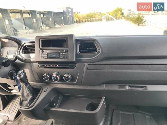 Білий Рено Мастєр, об'ємом двигуна 2.3 л та пробігом 283 тис. км за 19999 $, фото 22 на Automoto.ua