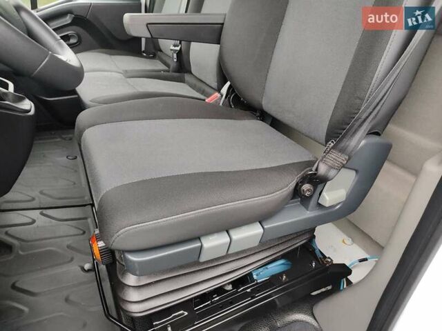 Белый Рено Мастер, объемом двигателя 2.3 л и пробегом 263 тыс. км за 19999 $, фото 42 на Automoto.ua