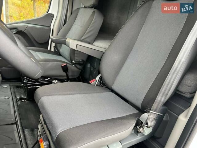 Белый Рено Мастер, объемом двигателя 2.3 л и пробегом 308 тыс. км за 20750 $, фото 78 на Automoto.ua