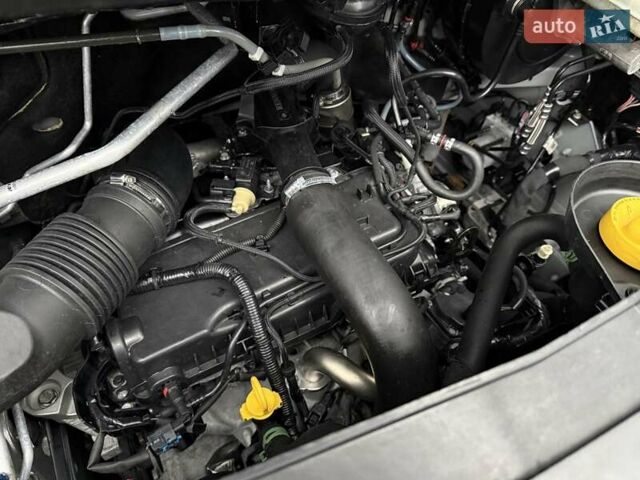 Белый Рено Мастер, объемом двигателя 2.3 л и пробегом 290 тыс. км за 19950 $, фото 78 на Automoto.ua